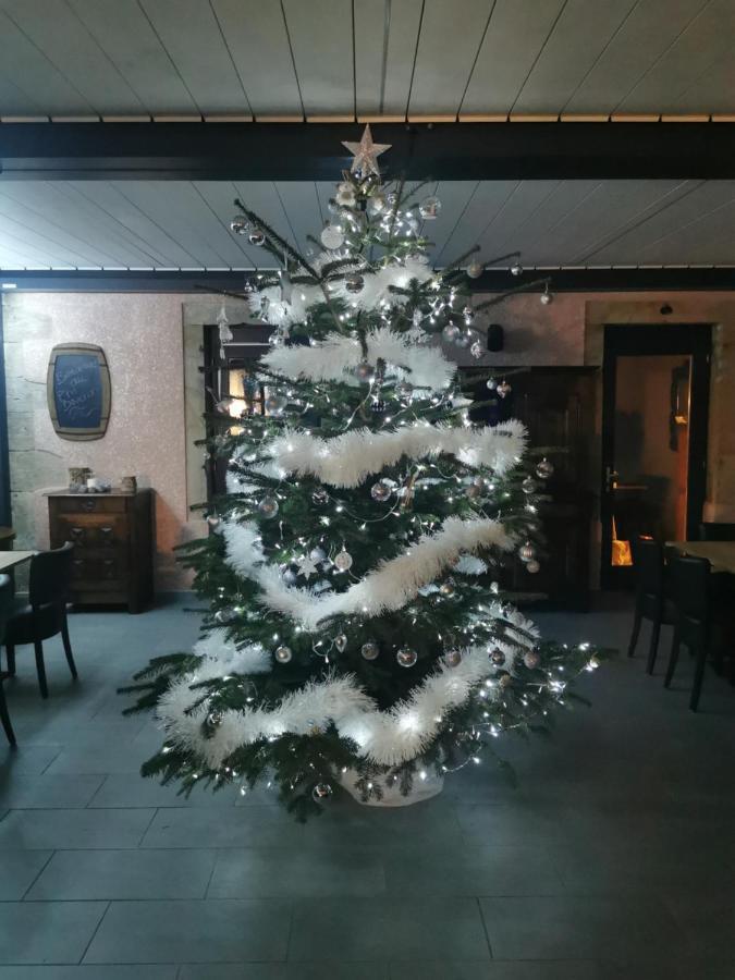 Le P'Tit Bouchon Hotel Rambervillers Bagian luar foto