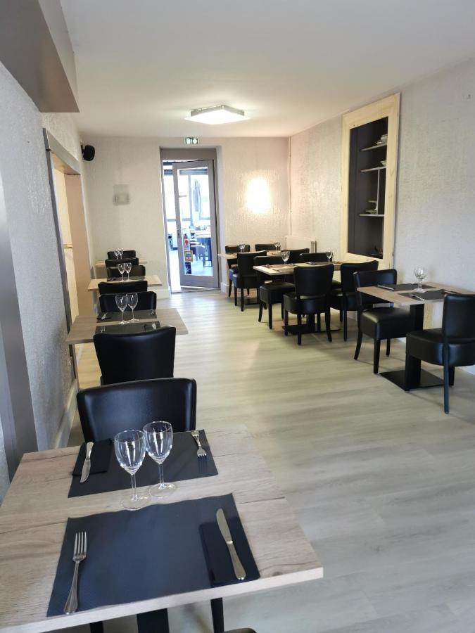 Le P'Tit Bouchon Hotel Rambervillers Bagian luar foto